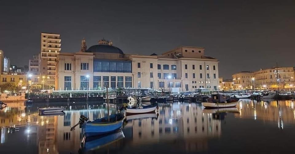 Вилла L'Antica Dimora In Centro Бари Экстерьер фото