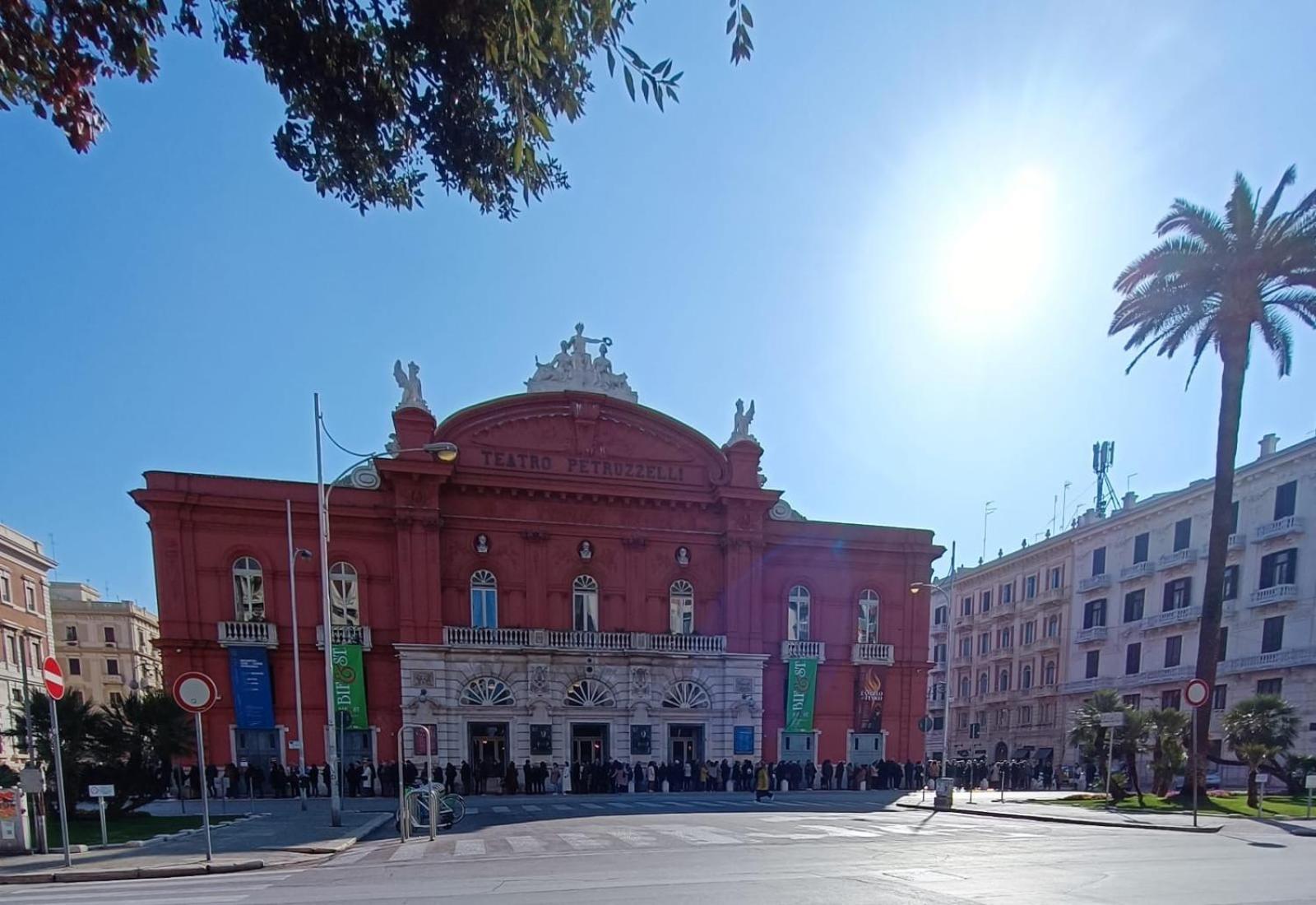 Вилла L'Antica Dimora In Centro Бари Экстерьер фото